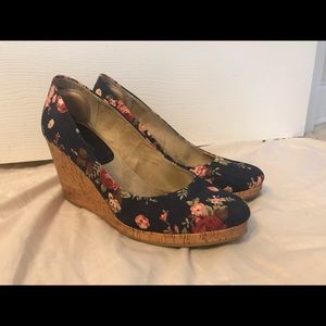 Floral Wedges size 10